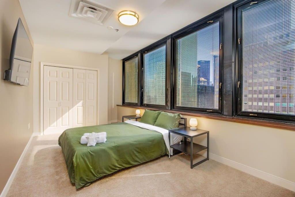 Luxe City Views Prime Location 24-7 Parking Gym Lounge Pittsburgh Exterior photo