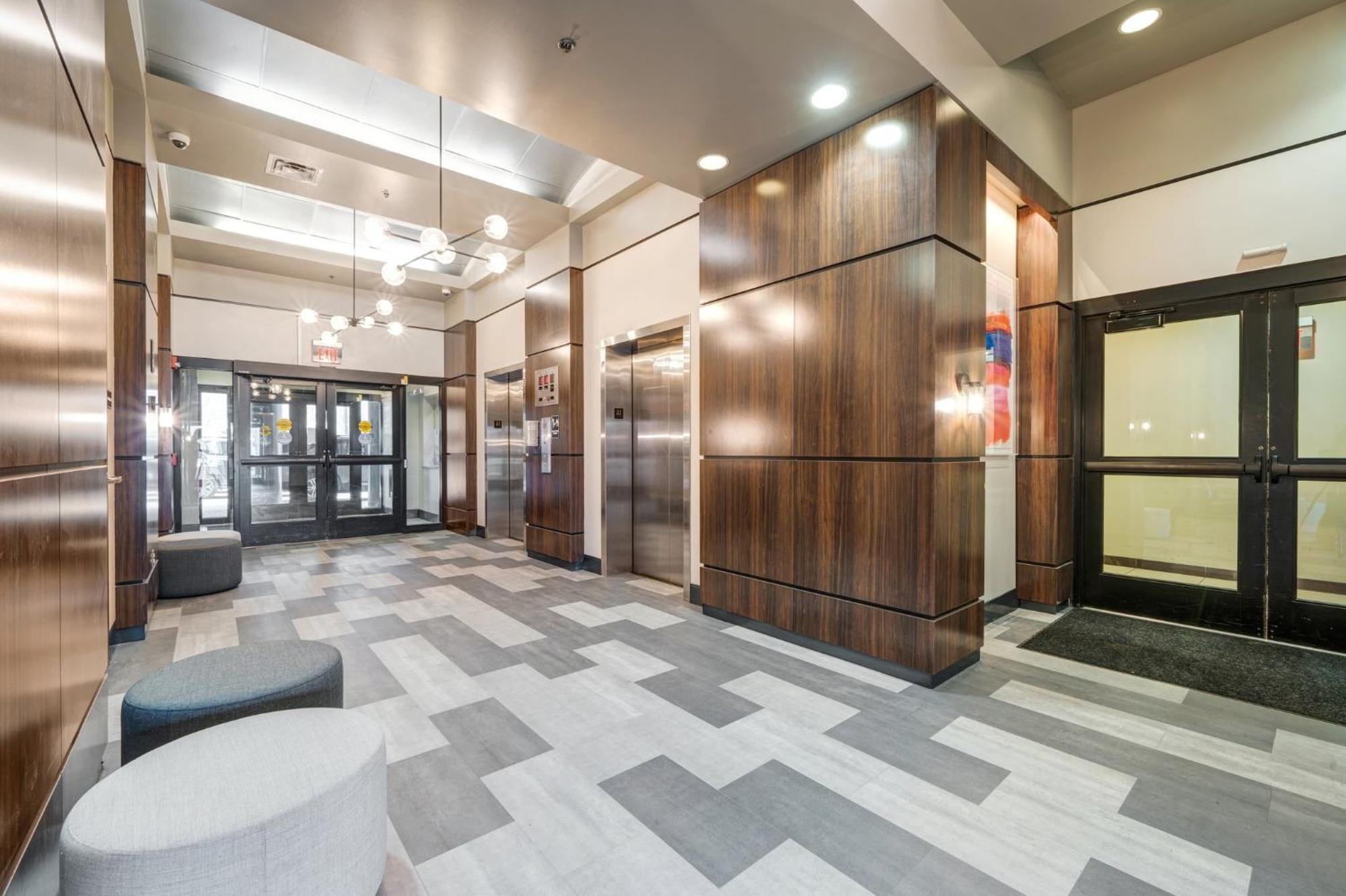 Luxe City Views Prime Location 24-7 Parking Gym Lounge Pittsburgh Exterior photo