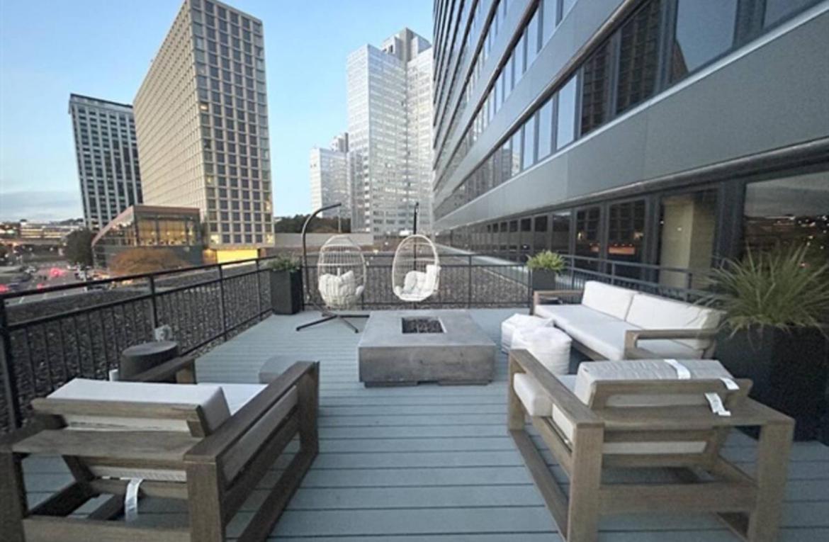 Luxe City Views Prime Location 24-7 Parking Gym Lounge Pittsburgh Exterior photo